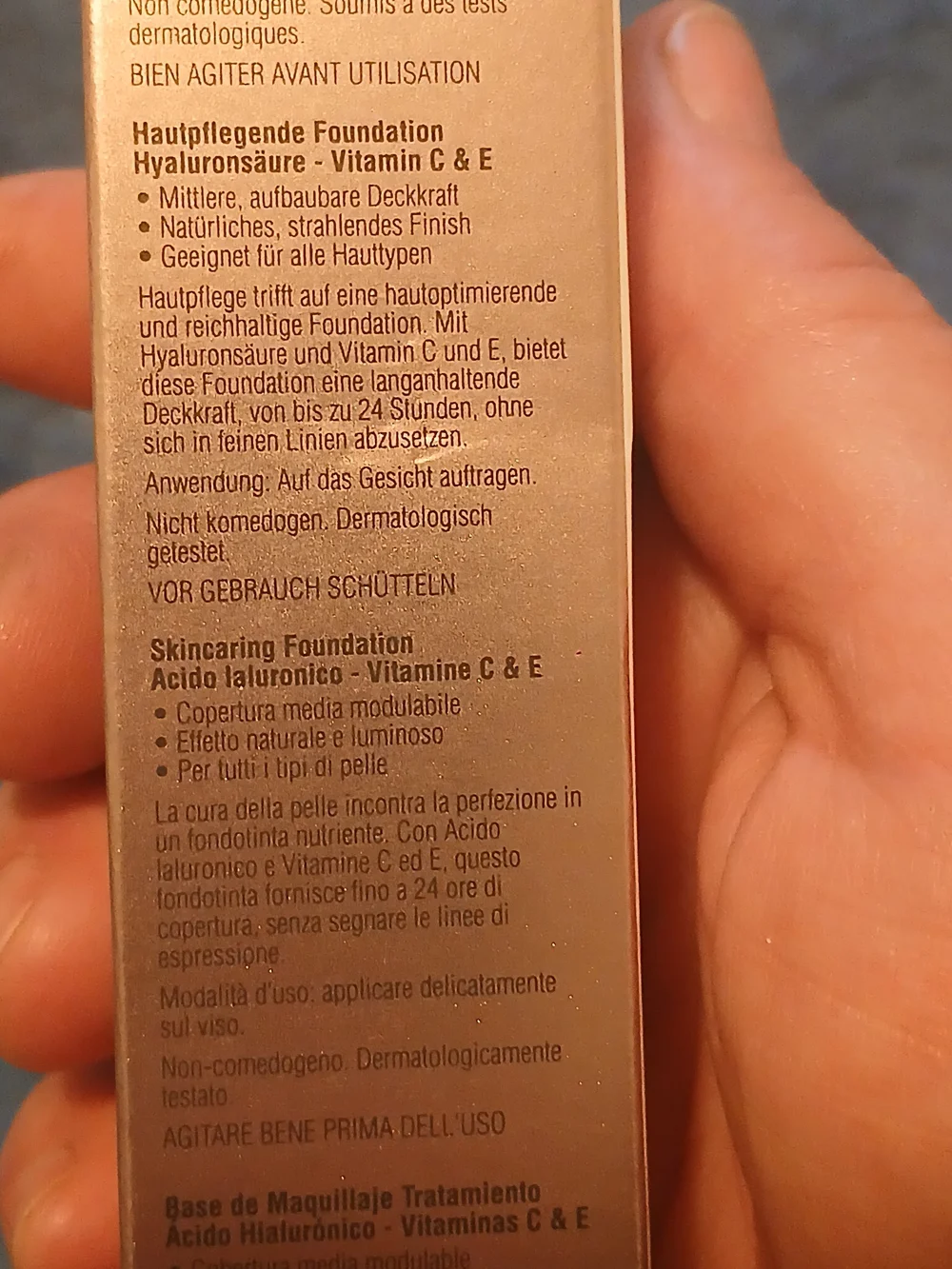 Elizabeth Arden Flawless Finish Skincaring Foundation - Cream Shade 120W